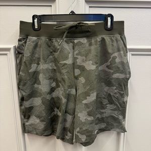 Lululemon T.H.E. Linerless 9” short large